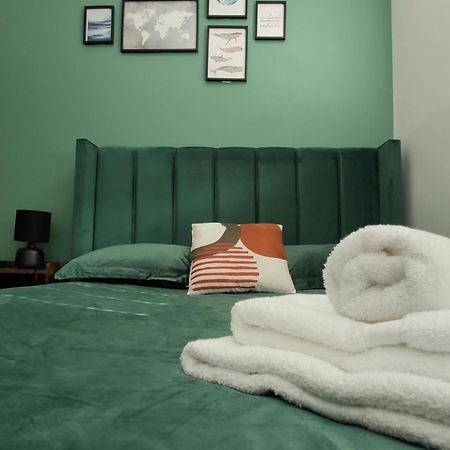 City Centered 2 Bed Serviced Apartment- Sherpa Homes Суиндон Экстерьер фото